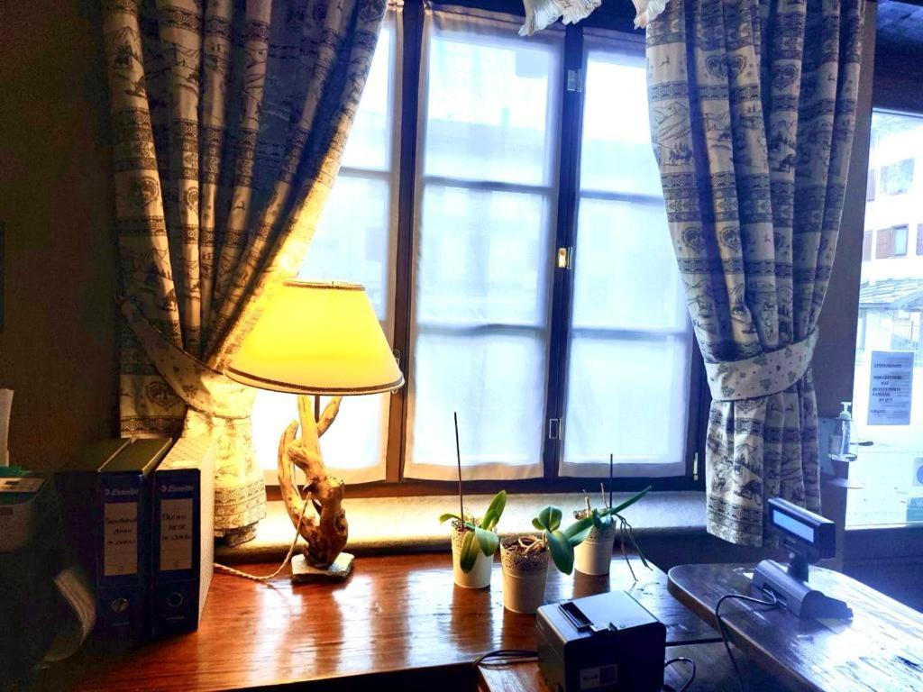 Residence Du Commerce Oulx Dış mekan fotoğraf